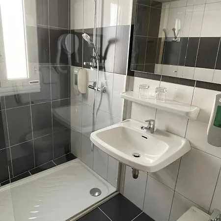 Отель Saint Georges 3*
